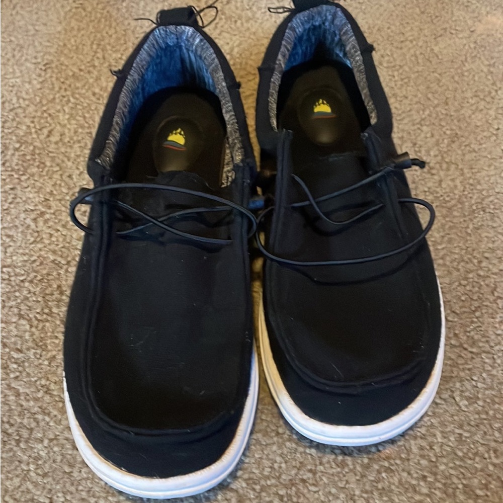 Slip on memory foam shoes